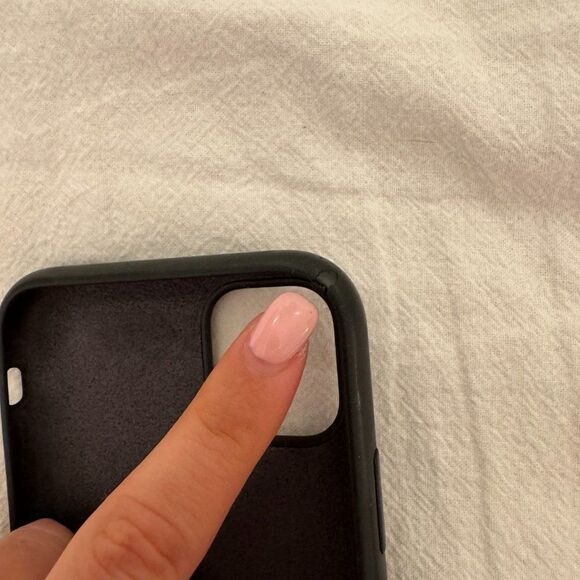 Apple iphone 11 Phone Silicone Case in Black - Picture 8 of 9